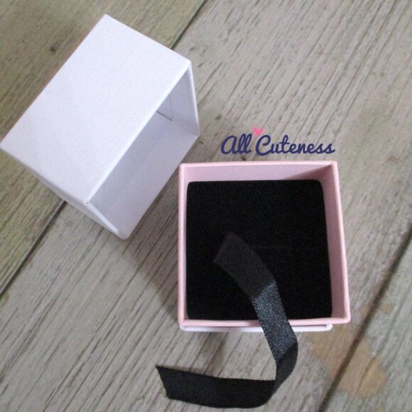 Small Pandora Jewelry Gift Box (Empty) - Picture 6 of 7